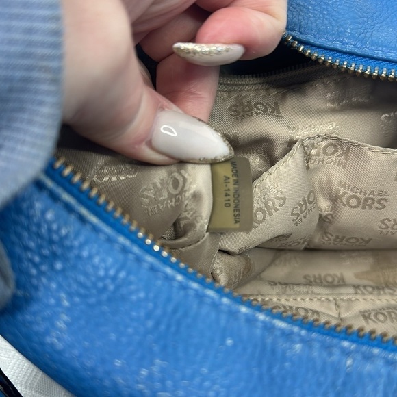 MICHAEL KORS
Stockard Medium Handbag - Picture 10 of 10